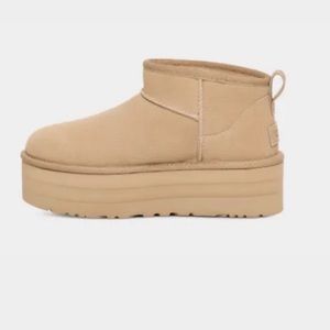 UGG Ultra Mini Platform Mustard Seed